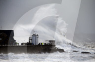 NEWS - Sturmtief "Brian" trifft auf Wales