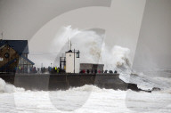 NEWS - Sturmtief "Brian" trifft auf Wales