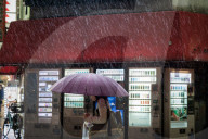 NEWS - Taifun "Lan" bringt heftigen Regen nach Tokio