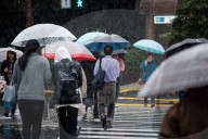 NEWS - Taifun "Lan" bringt heftigen Regen nach Tokio