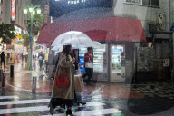 NEWS - Taifun "Lan" bringt heftigen Regen nach Tokio