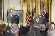 NEWS - Präsident Trump ehrt Captain Rose mit der Tapferkeitsmedaille