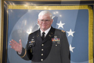 NEWS - Präsident Trump ehrt Captain Rose mit der Tapferkeitsmedaille
