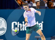 NEWS - Tennis Swiss Indoors: Roger Federer gewinnt Startspiel ohne Probleme