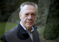 PORTRAIT -  Simon Mann 