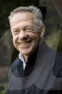 PORTRAIT -  Simon Mann 