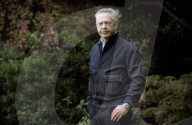 PORTRAIT -  Simon Mann 