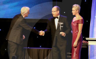 PEOPLE - Promis bei der Princess Grace Gala in Los Angeles