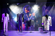 PEOPLE - Prince Ausstellung öffnet in London seine Pforten