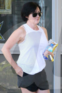 EXKLUSIV - Shannen Doherty in Malibu unterwegs