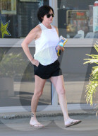 EXKLUSIV - Shannen Doherty in Malibu unterwegs