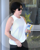 EXKLUSIV - Shannen Doherty in Malibu unterwegs