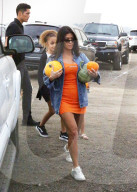 PEOPLE - Kourtney Kardashian besucht mit dem Nachwuchs den Pumpkin Patch in Underwood