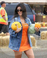 PEOPLE - Kourtney Kardashian besucht mit dem Nachwuchs den Pumpkin Patch in Underwood