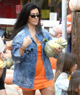 PEOPLE - Kourtney Kardashian besucht mit dem Nachwuchs den Pumpkin Patch in Underwood