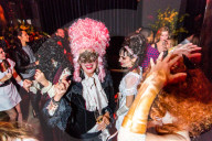 PEOPLE - Halloween: Promis feiern an Ellen Von Unwerth's Bloody Versailles Party in New York