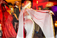 PEOPLE - Halloween: Promis feiern an Ellen Von Unwerth's Bloody Versailles Party in New York