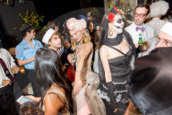 PEOPLE - Halloween: Promis feiern an Ellen Von Unwerth's Bloody Versailles Party in New York