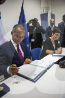 NEWS - Präsident Macron besucht Französiche Guyana