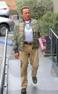 EXKLUSIV - Selbstverliebter Arnold Schwarzenegger in Brentwood unterwegs