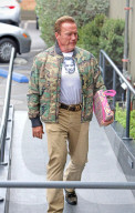 EXKLUSIV - Selbstverliebter Arnold Schwarzenegger in Brentwood unterwegs