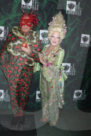 PEOPLE - Promis feiern bei der Bette Midler Hulaween Party in New York