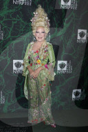PEOPLE - Promis feiern bei der Bette Midler Hulaween Party in New York