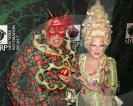 PEOPLE - Promis feiern bei der Bette Midler Hulaween Party in New York