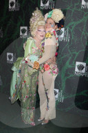 PEOPLE - Promis feiern bei der Bette Midler Hulaween Party in New York