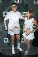 PEOPLE - Promis feiern bei der Bette Midler Hulaween Party in New York