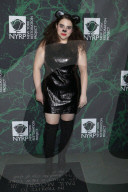 PEOPLE - Promis feiern bei der Bette Midler Hulaween Party in New York