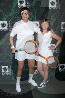 PEOPLE - Promis feiern bei der Bette Midler Hulaween Party in New York