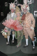 PEOPLE - Promis feiern bei der Bette Midler Hulaween Party in New York
