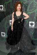 PEOPLE - Promis feiern bei der Bette Midler Hulaween Party in New York