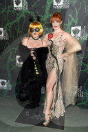 PEOPLE - Promis feiern bei der Bette Midler Hulaween Party in New York