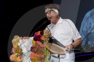 PEOPLE - Promis feiern bei der Bette Midler Hulaween Party in New York