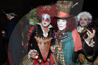 PEOPLE - Promis feiern bei der Bette Midler Hulaween Party in New York