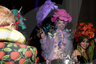 PEOPLE - Promis feiern bei der Bette Midler Hulaween Party in New York