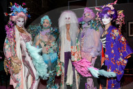 PEOPLE - Promis feiern bei der Bette Midler Hulaween Party in New York