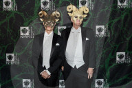 PEOPLE - Promis feiern bei der Bette Midler Hulaween Party in New York