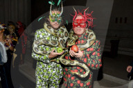 PEOPLE - Promis feiern bei der Bette Midler Hulaween Party in New York