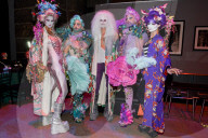 PEOPLE - Promis feiern bei der Bette Midler Hulaween Party in New York