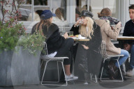 PEOPLE - Lottie Moss und Mimi Bouchard lunchen in London