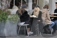 PEOPLE - Lottie Moss und Mimi Bouchard lunchen in London
