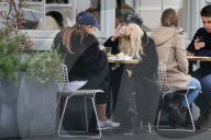 PEOPLE - Lottie Moss und Mimi Bouchard lunchen in London
