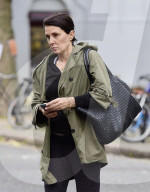 EXKLUSIV - Sadie Frost ohne Make-up in London unterwegs