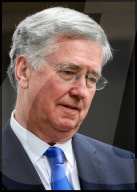 NEWS - London: Wegen sexueller Belästigung -  Verteidigungsminister Michael Fallon zurückgetreten