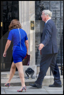 NEWS - London: Wegen sexueller Belästigung -  Verteidigungsminister Michael Fallon zurückgetreten