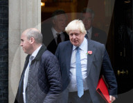 NEWS - London: Wegen sexueller Belästigung -  Verteidigungsminister Michael Fallon zurückgetreten