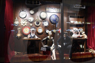 NEWS - London: Harrods bereitet sich auf Weihnachten vor
